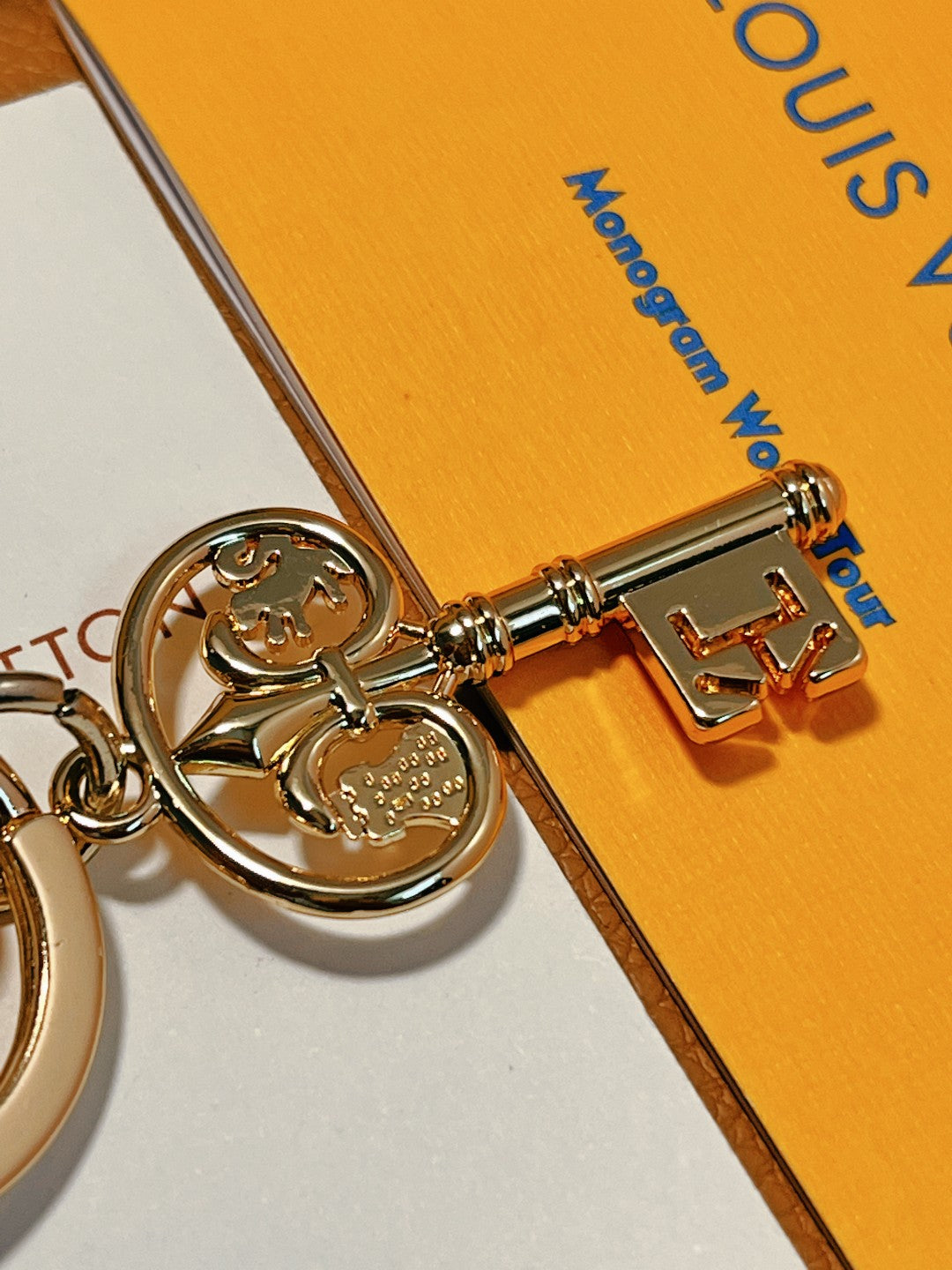 14E43A  Popular key closure