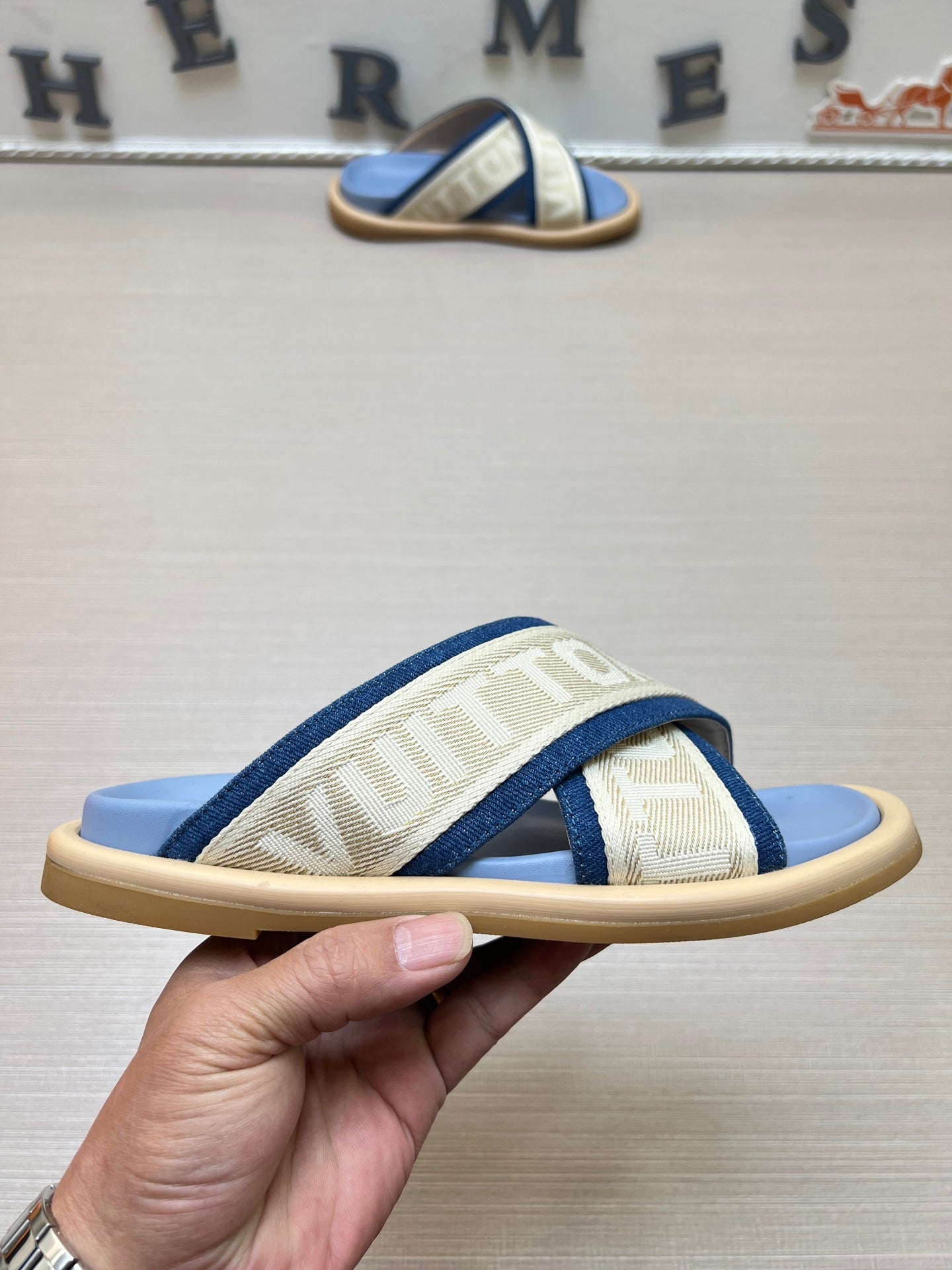 535ZE272Z Popular Slippers