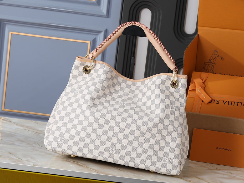 146PE66B Popular leather bag