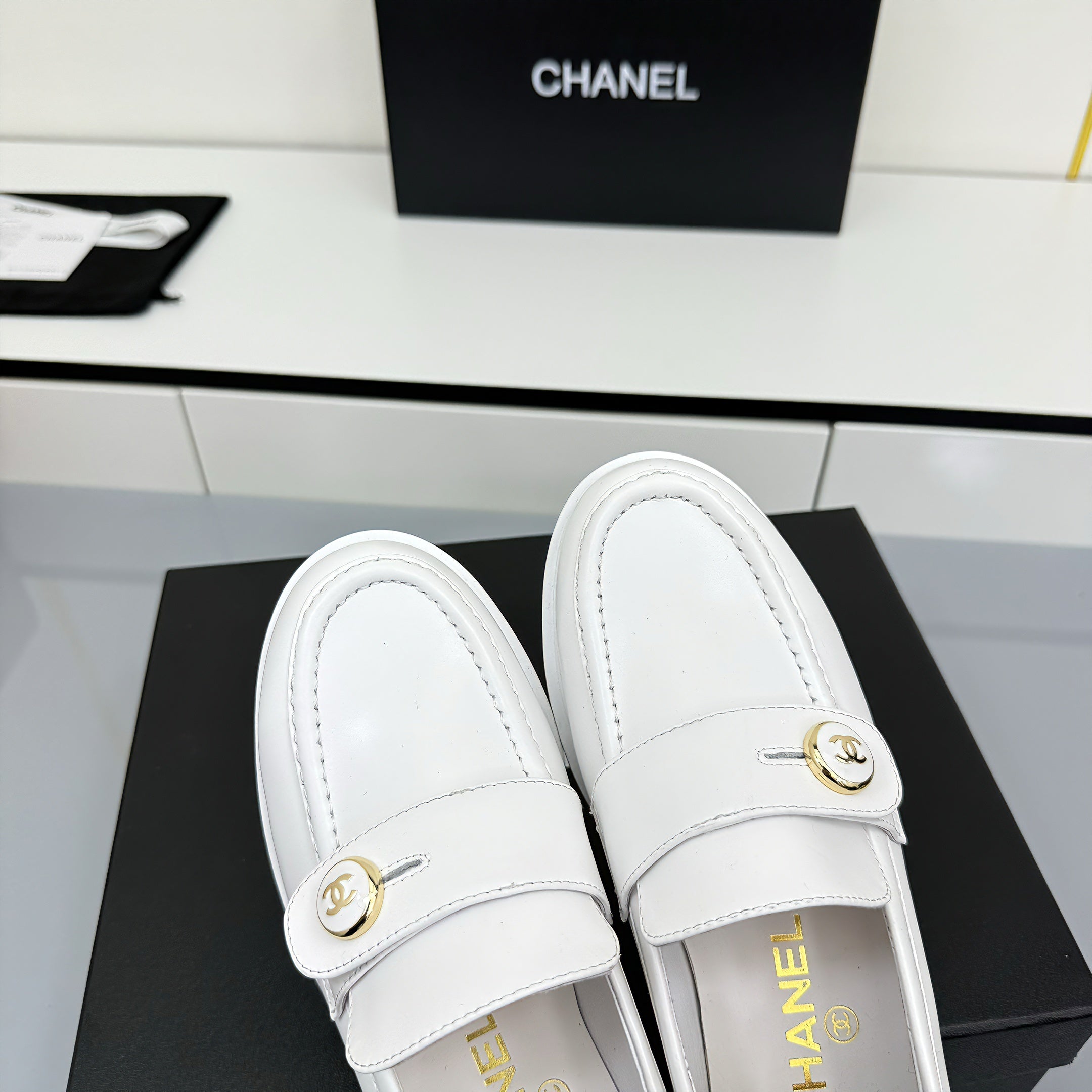 2105QC390Z Popular high-quality leather Shoes