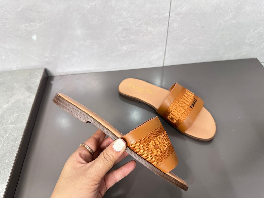 14D32Z Popular slippers