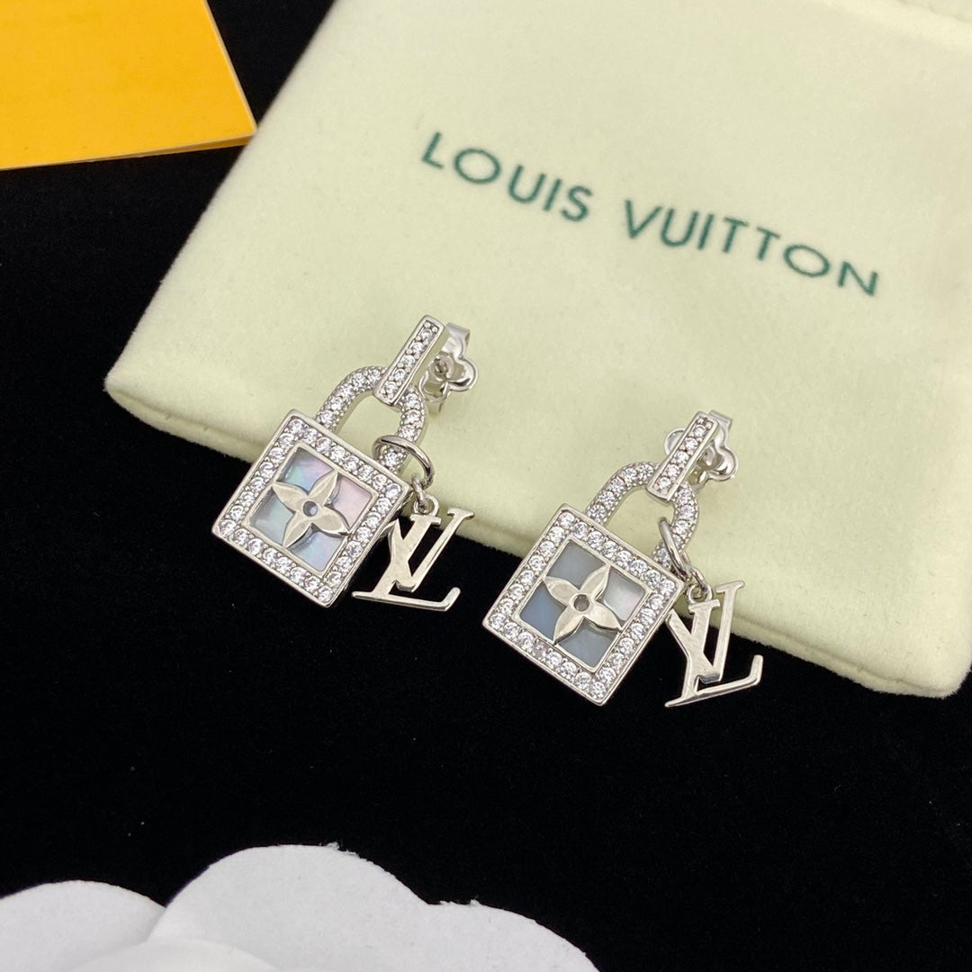 15ZE59E Popular Earrings