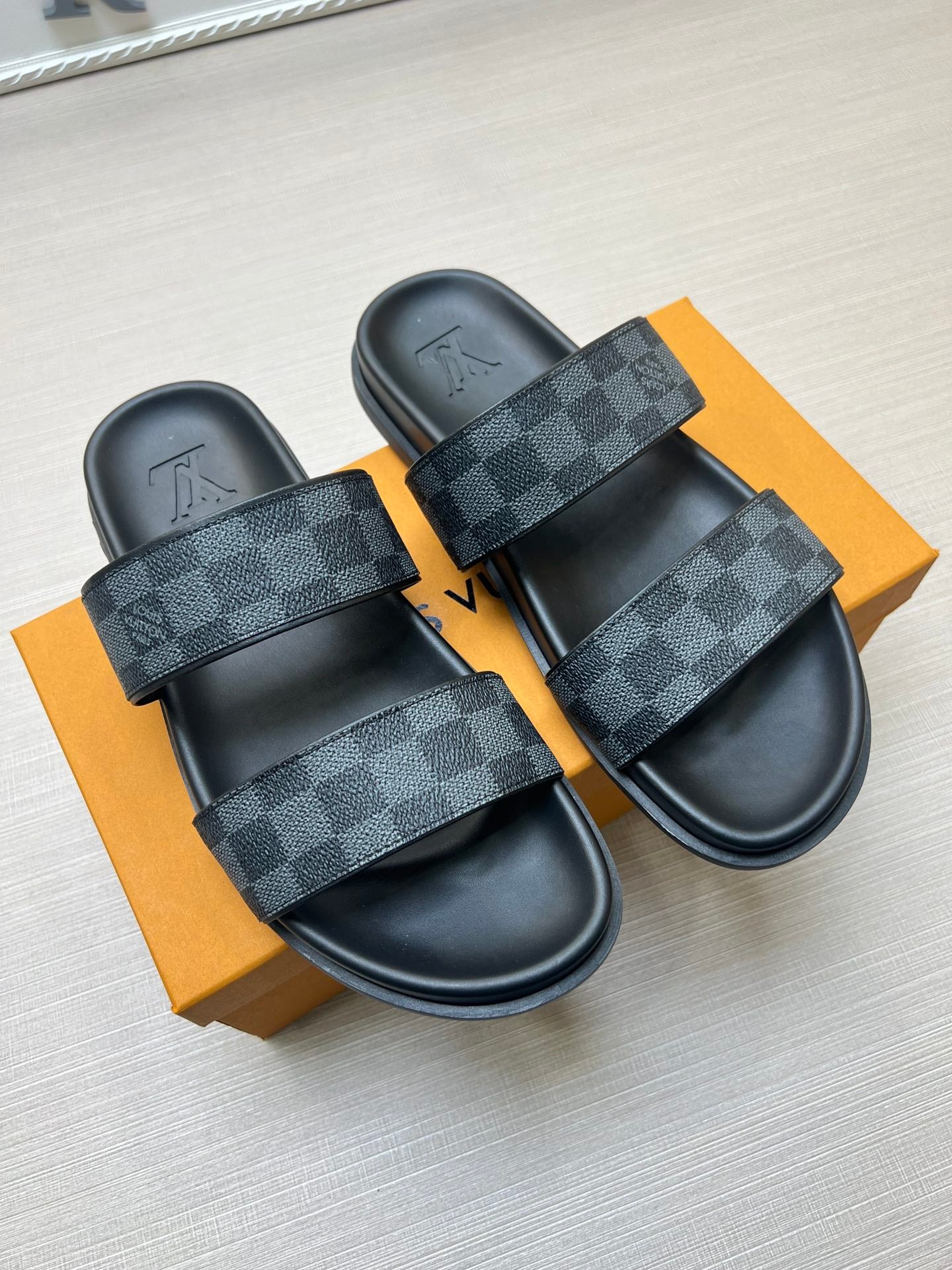 54E59Z Popular slippers